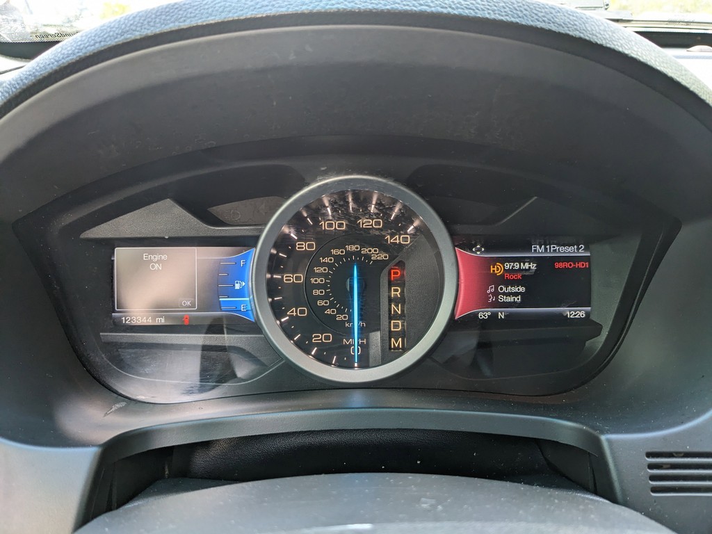 Ford Explorer Vehicle Full-screen Gallery Image 31