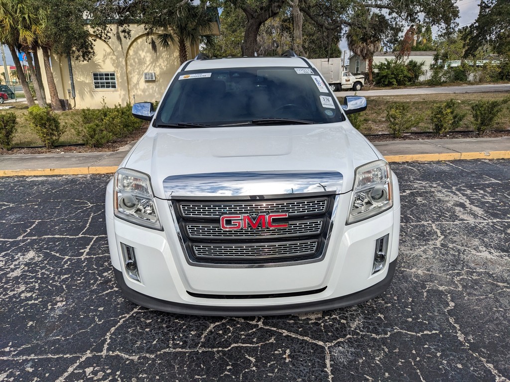 GMC Terrain Vehicle Full-screen Gallery Image 03