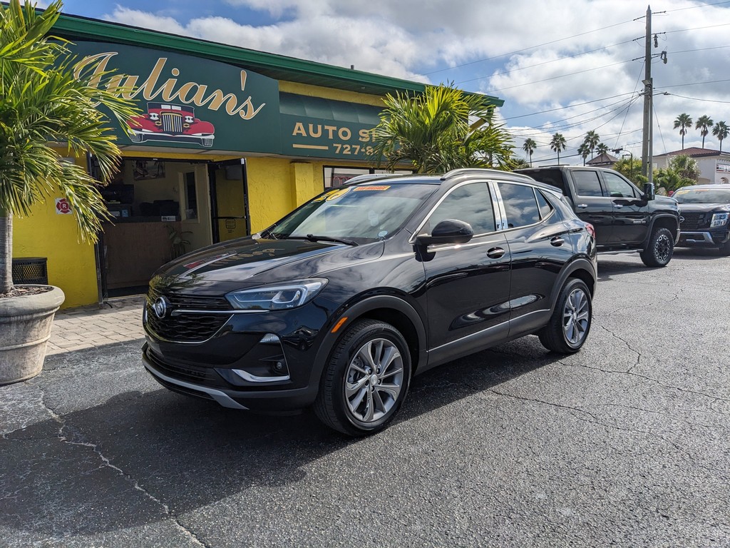 Buick Encore GX Vehicle Full-screen Gallery Image 02