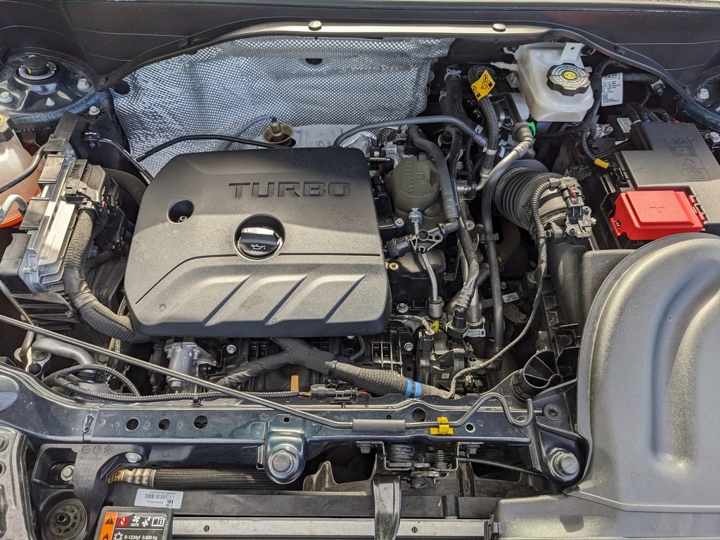 Buick Encore GX Vehicle Full-screen Gallery Image 09