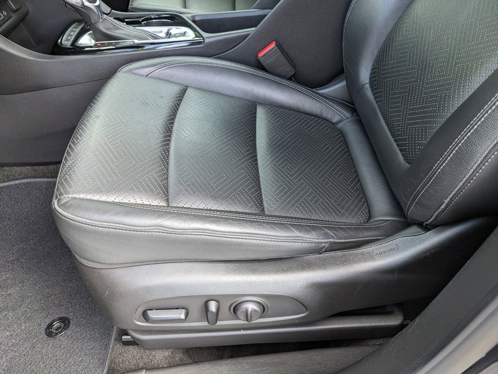 Buick Encore GX Vehicle Full-screen Gallery Image 20