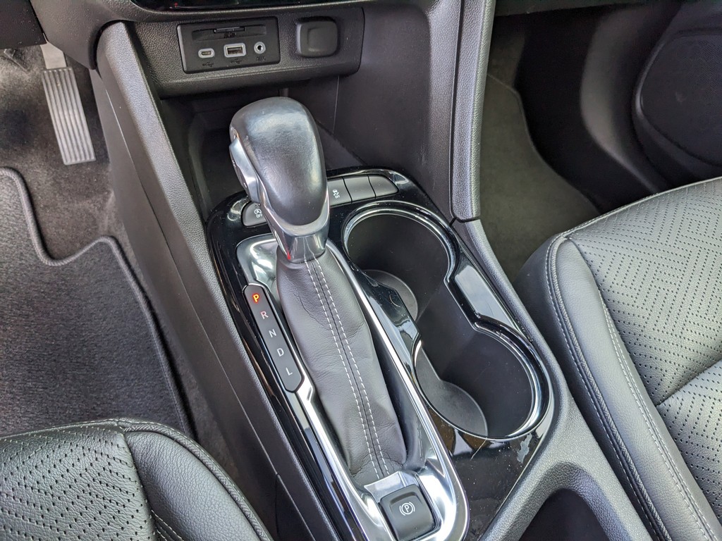 Buick Encore GX Vehicle Full-screen Gallery Image 25