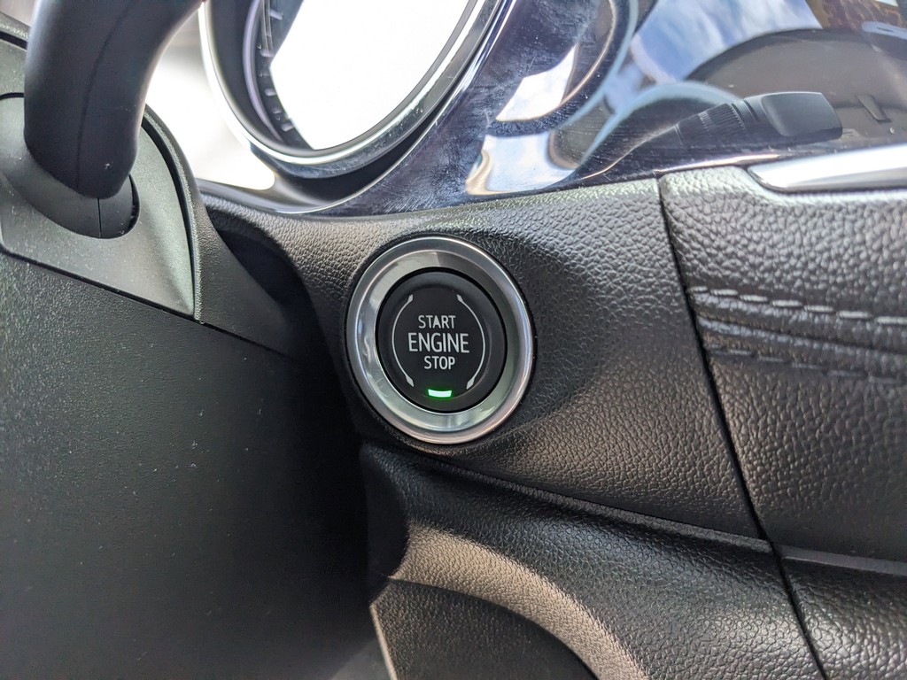 Buick Encore GX Vehicle Full-screen Gallery Image 26