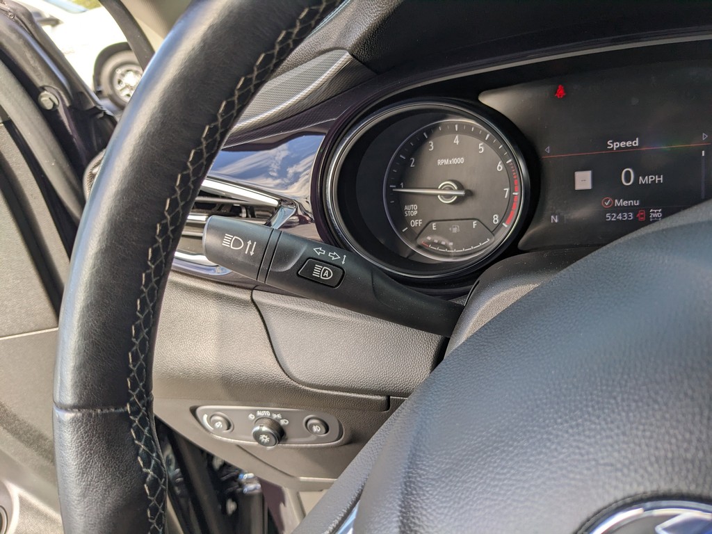 Buick Encore GX Vehicle Full-screen Gallery Image 32