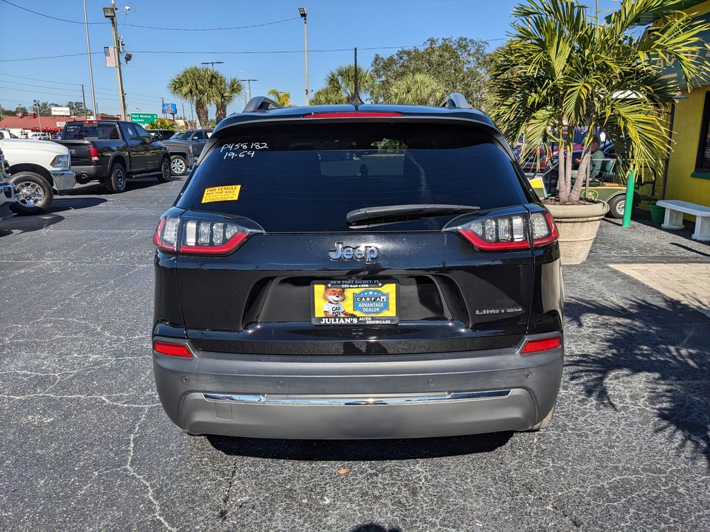 Jeep Cherokee Vehicle Full-screen Gallery Image 05