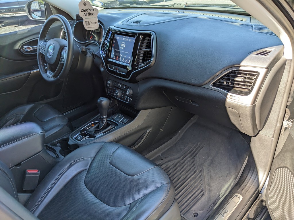 Jeep Cherokee Vehicle Full-screen Gallery Image 08