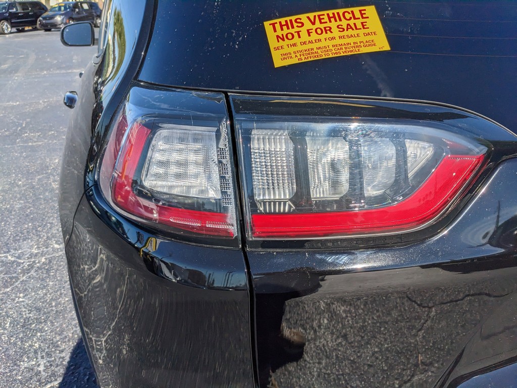 Jeep Cherokee Vehicle Full-screen Gallery Image 11