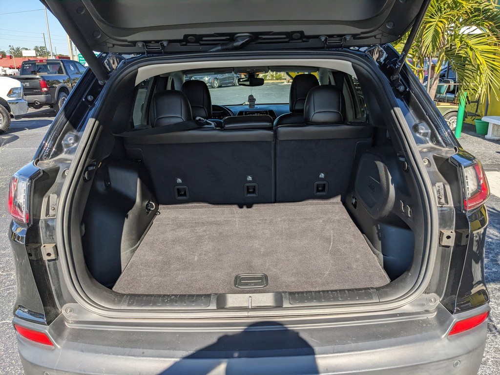 Jeep Cherokee Vehicle Full-screen Gallery Image 12