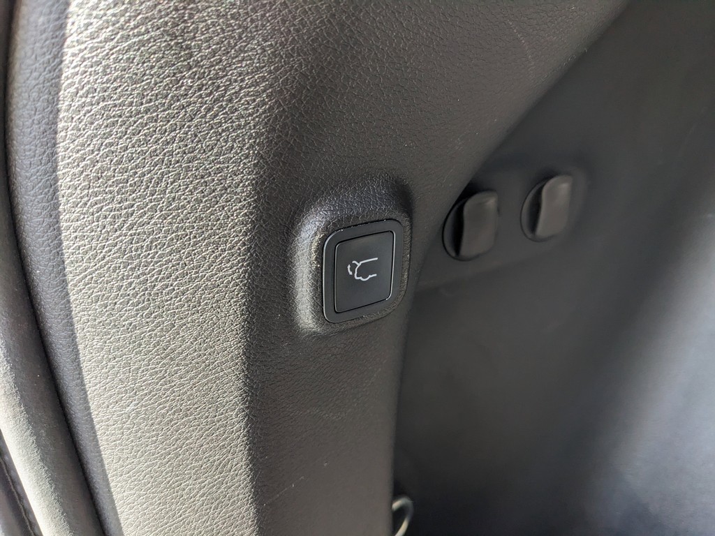 Jeep Cherokee Vehicle Full-screen Gallery Image 14