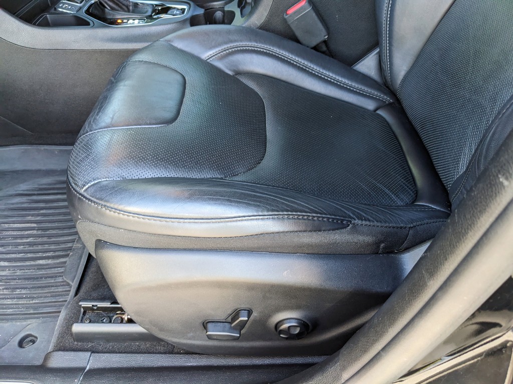 Jeep Cherokee Vehicle Full-screen Gallery Image 21