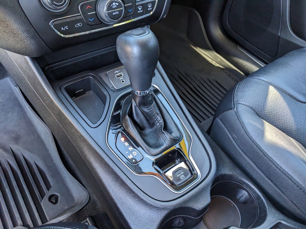 Jeep Cherokee Vehicle Full-screen Gallery Image 26