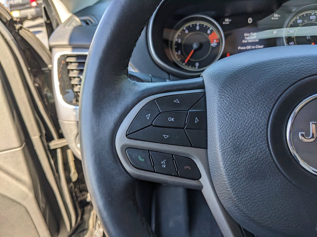 Jeep Cherokee Vehicle Full-screen Gallery Image 29