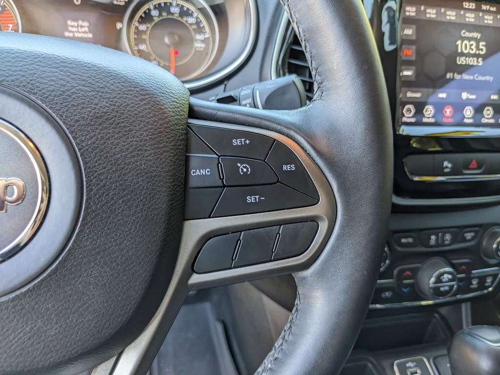 Jeep Cherokee Vehicle Full-screen Gallery Image 30