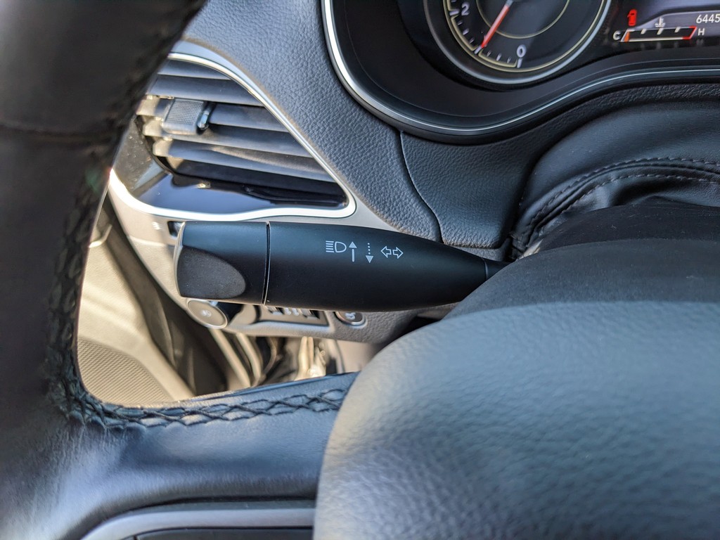 Jeep Cherokee Vehicle Full-screen Gallery Image 31