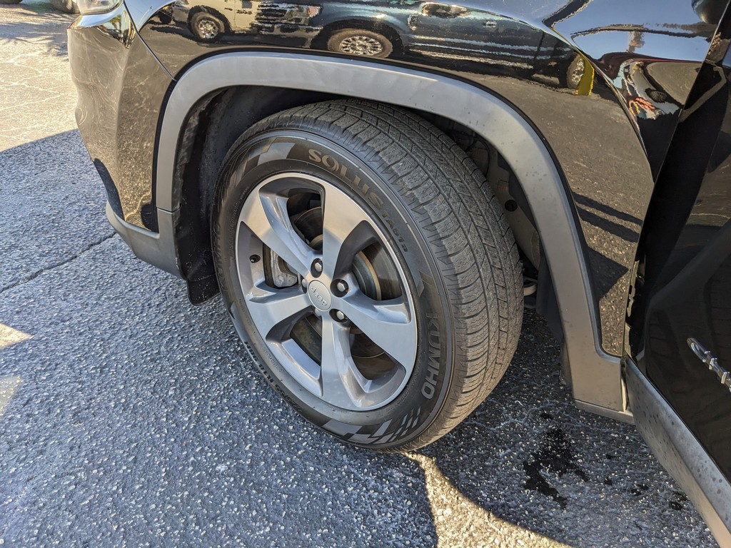 Jeep Cherokee Vehicle Full-screen Gallery Image 34