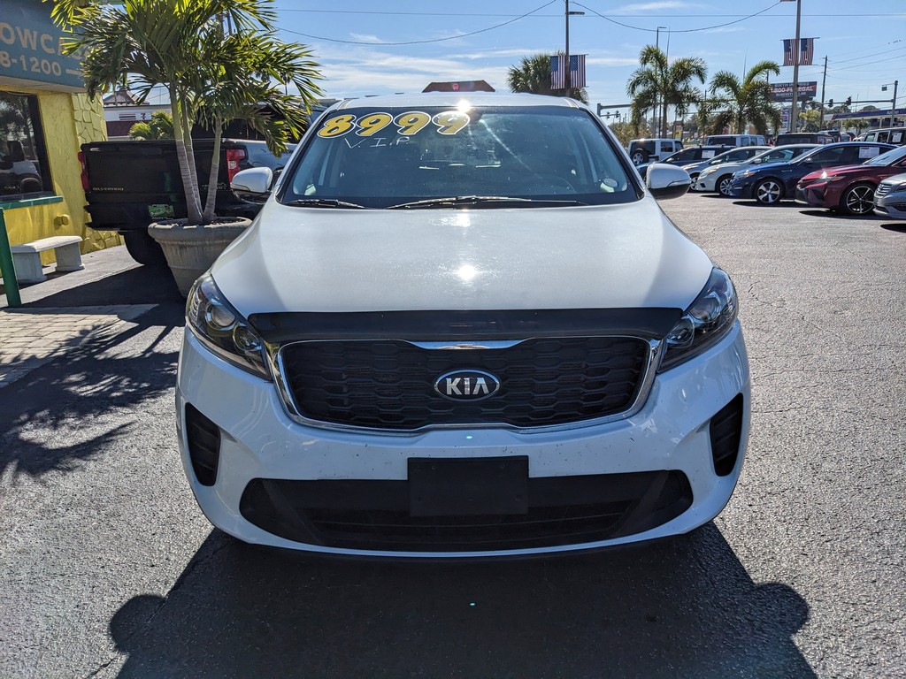 Kia Sorento Vehicle Full-screen Gallery Image 06