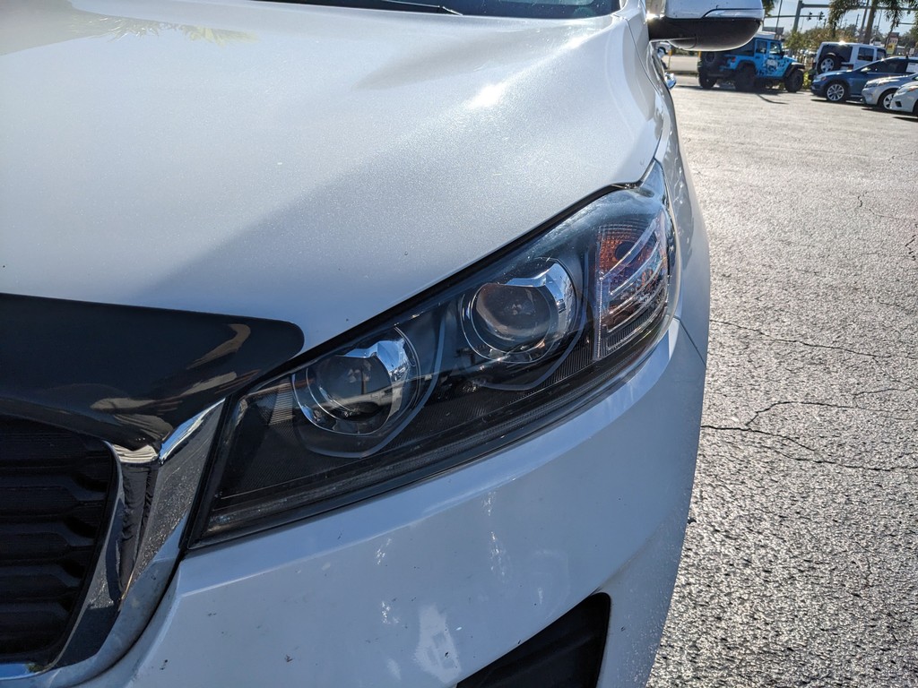 Kia Sorento Vehicle Full-screen Gallery Image 07