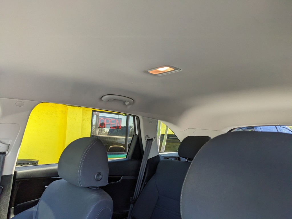 Kia Sorento Vehicle Full-screen Gallery Image 18