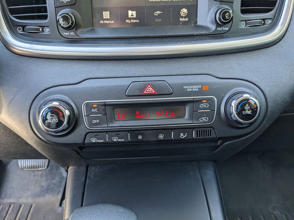 Kia Sorento Vehicle Full-screen Gallery Image 21