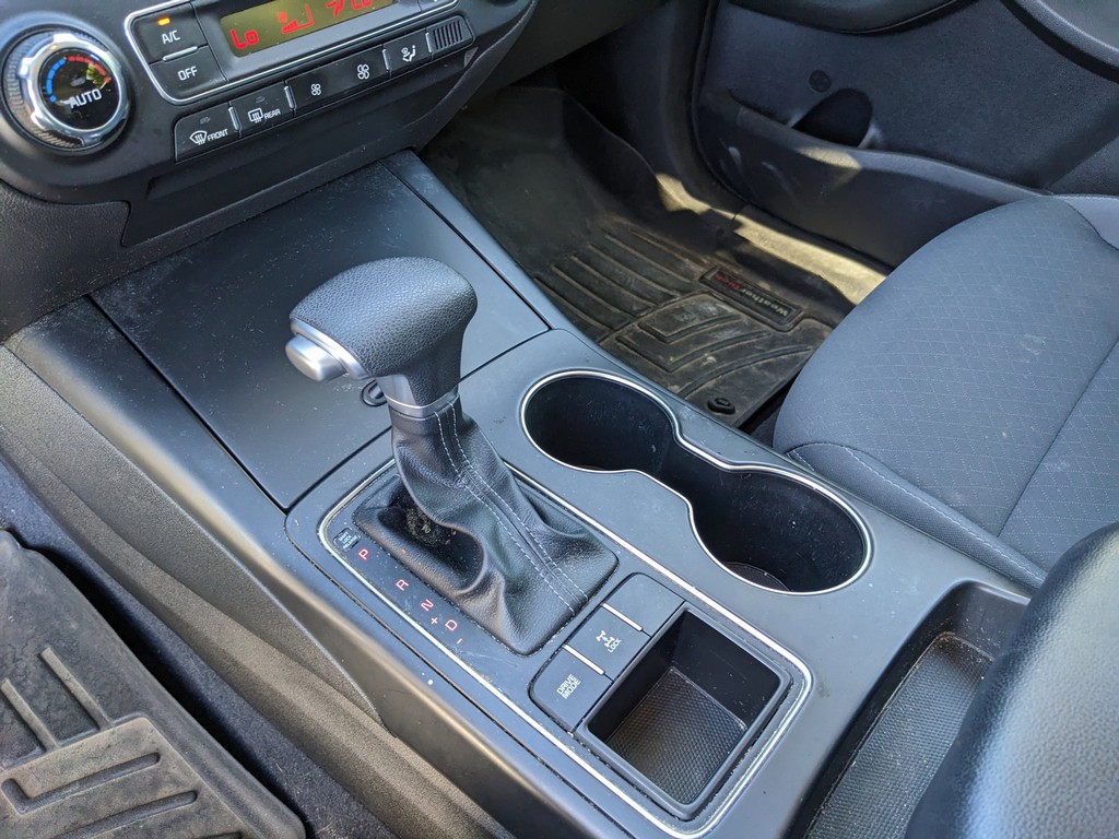 Kia Sorento Vehicle Full-screen Gallery Image 22