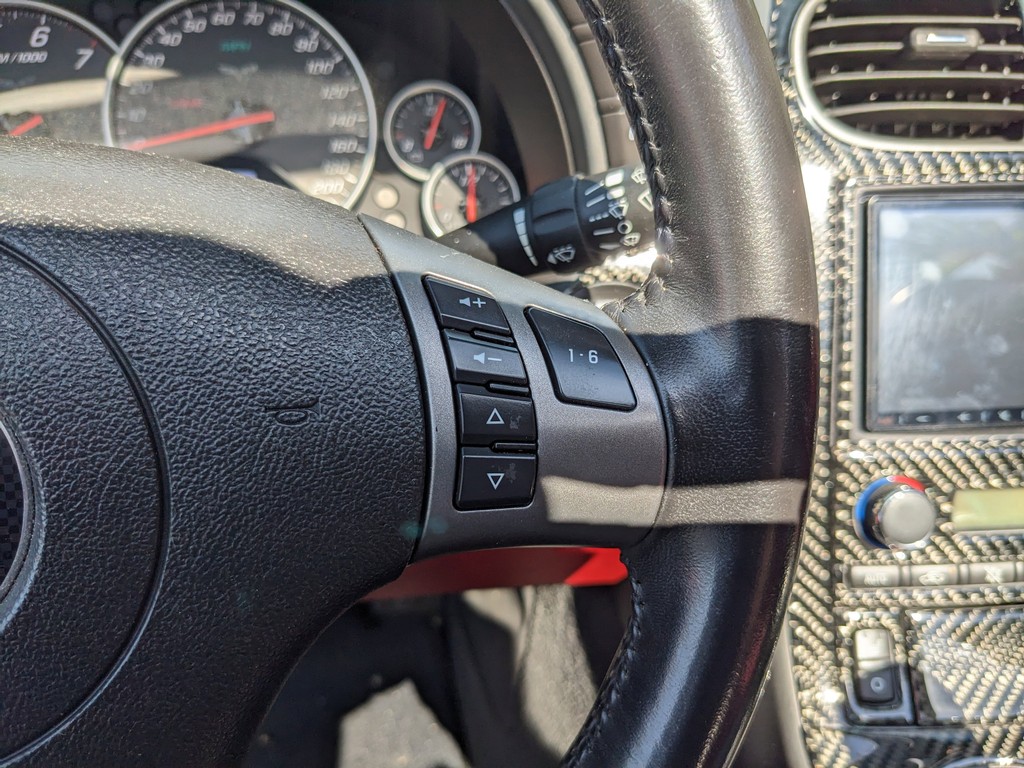 Chevrolet Corvette Vehicle Full-screen Gallery Image 28