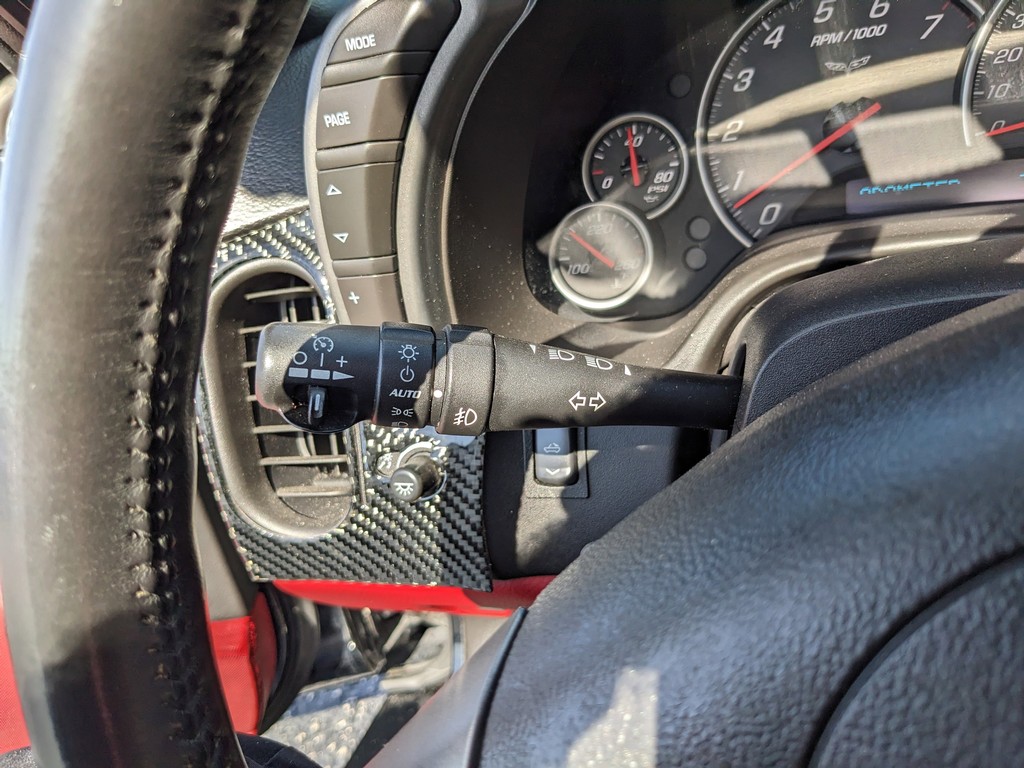 Chevrolet Corvette Vehicle Full-screen Gallery Image 29