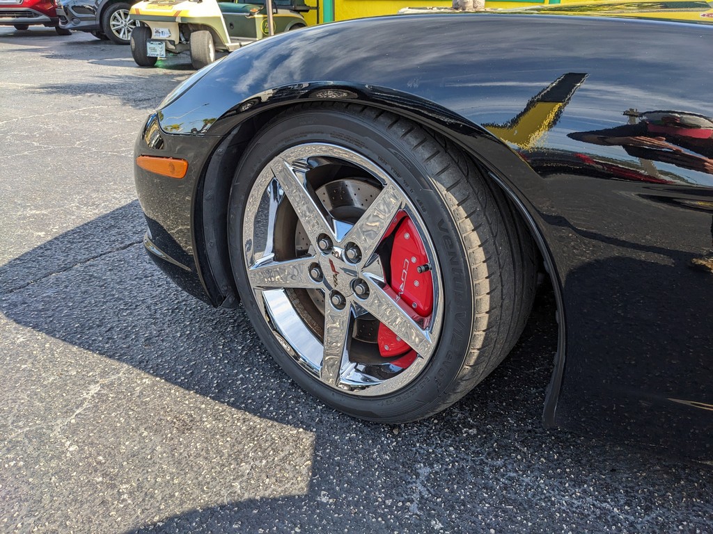 Chevrolet Corvette Vehicle Full-screen Gallery Image 33