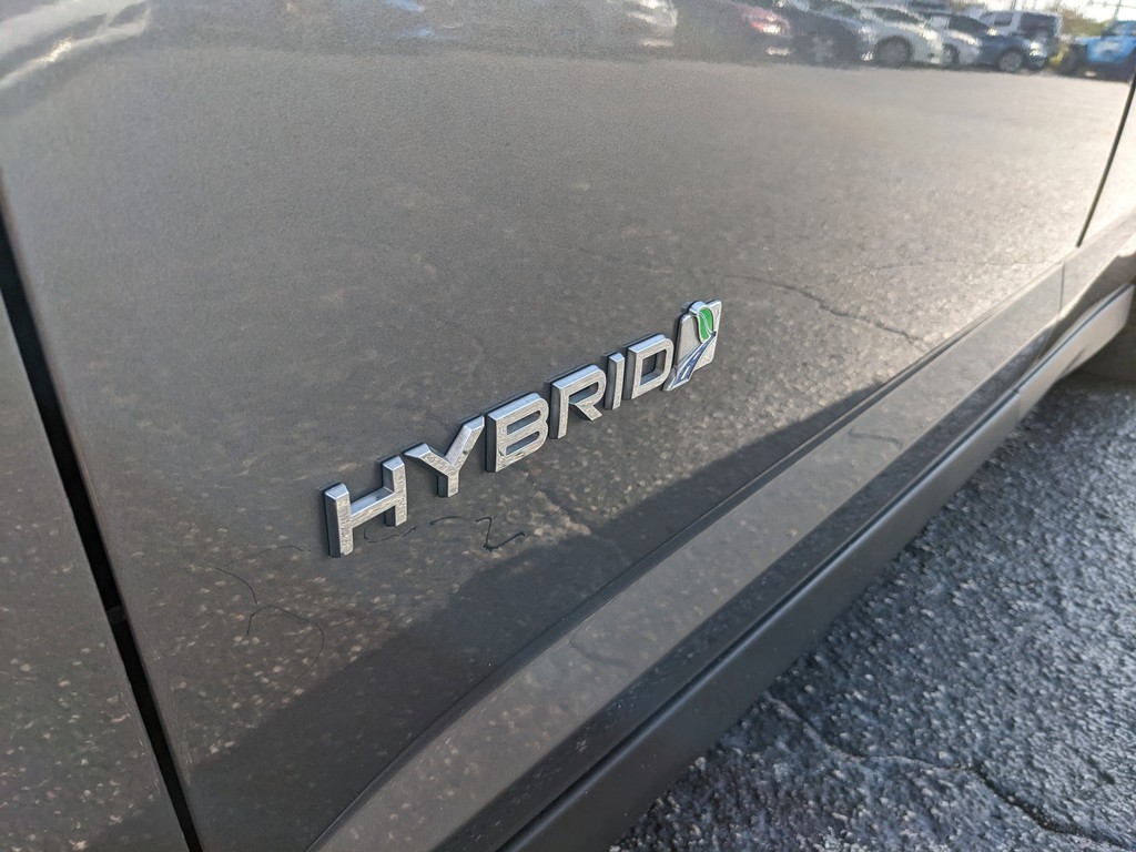 Ford C-Max Hybrid Vehicle Full-screen Gallery Image 09