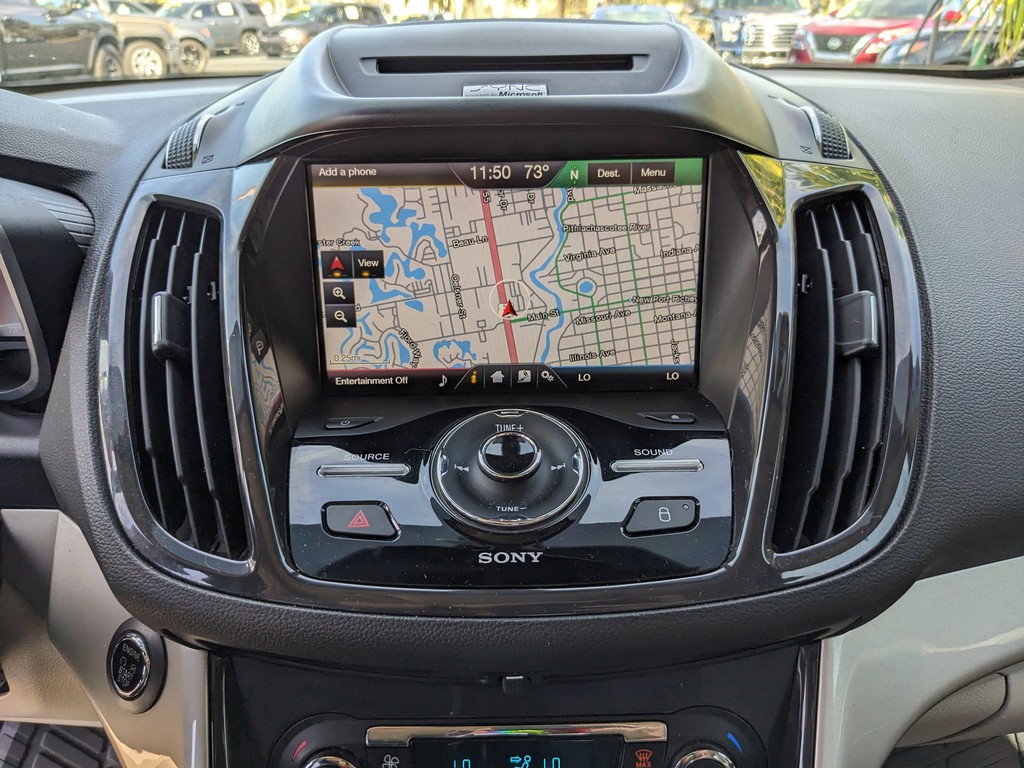 Ford C-Max Hybrid Vehicle Full-screen Gallery Image 22