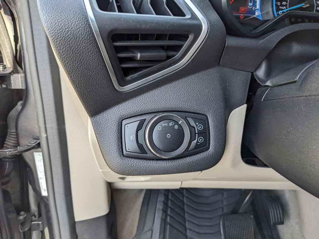 Ford C-Max Hybrid Vehicle Full-screen Gallery Image 27