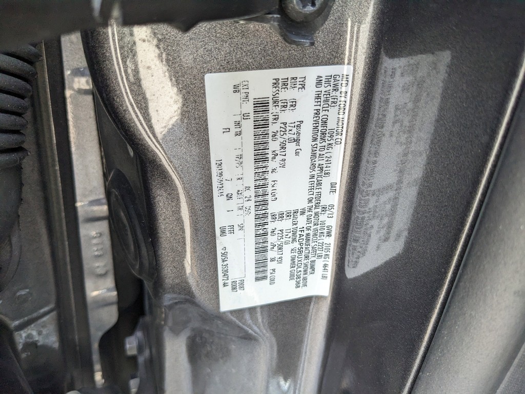 Ford C-Max Hybrid Vehicle Full-screen Gallery Image 35