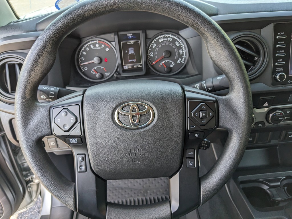 Toyota Tacoma 4WD Vehicle Full-screen Gallery Image 25