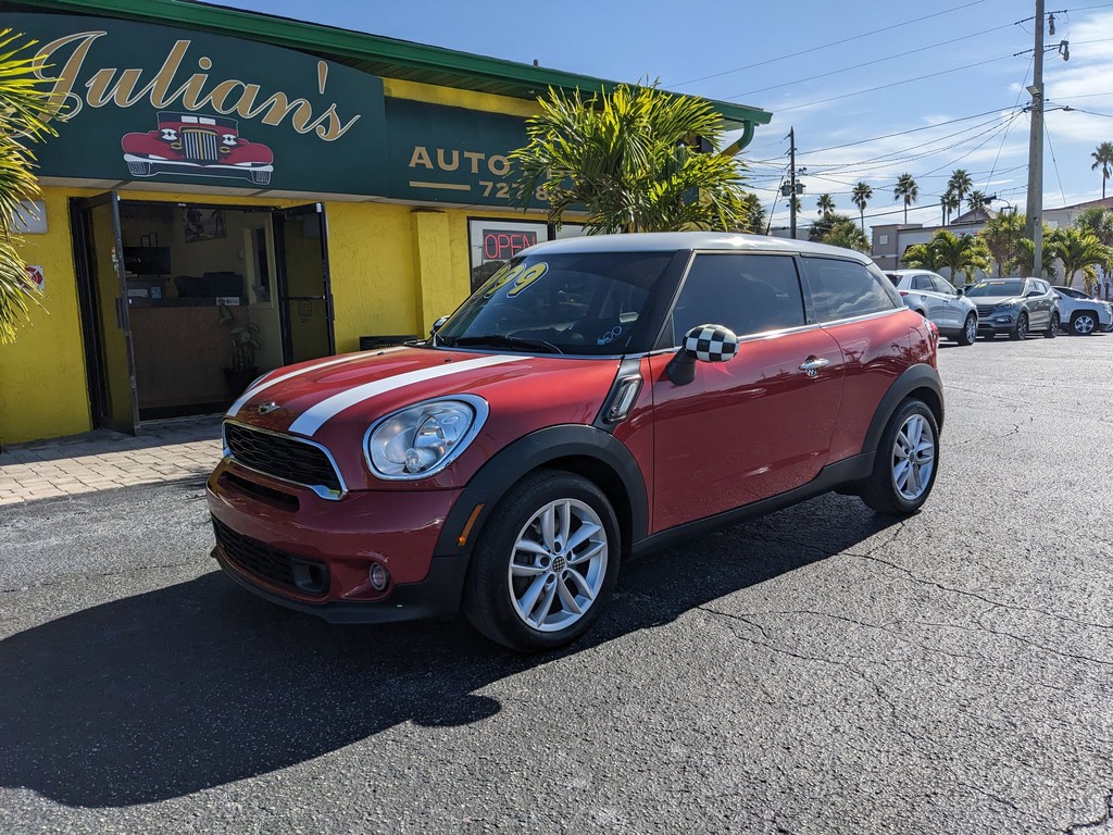 MINI Cooper Paceman Vehicle Full-screen Gallery Image 02