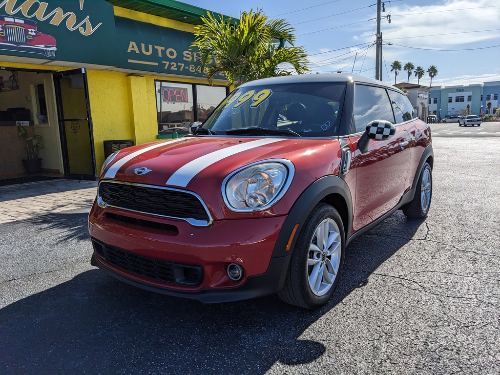 MINI Cooper Paceman Vehicle Full-screen Gallery Image 03