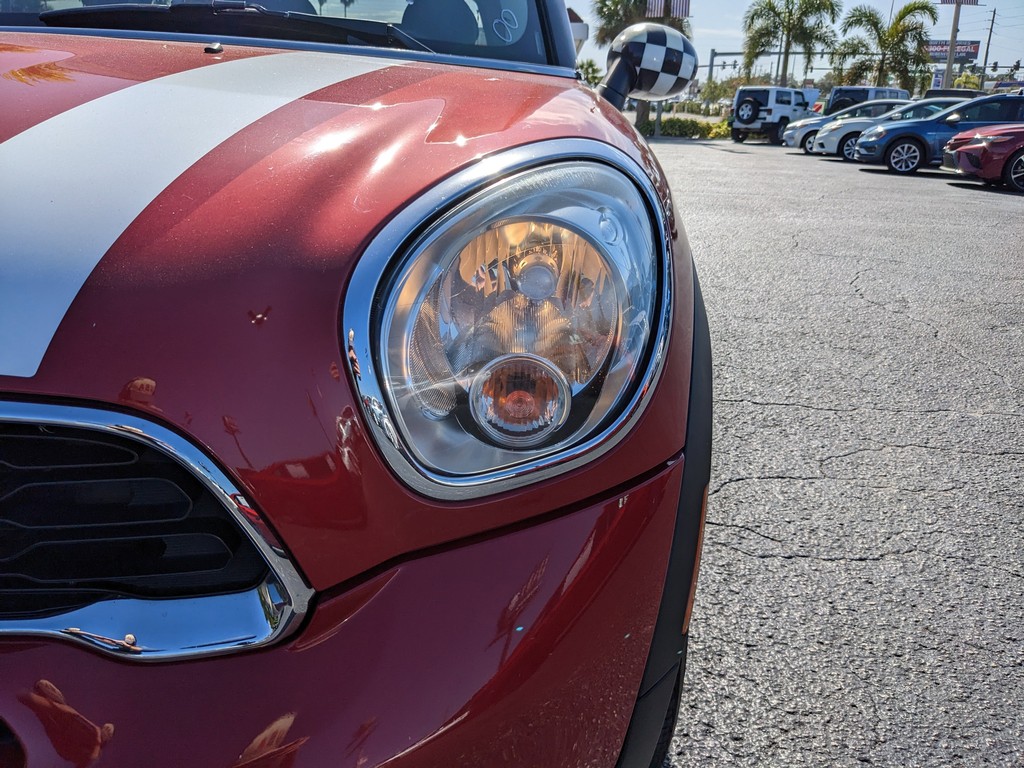 MINI Cooper Paceman Vehicle Full-screen Gallery Image 08