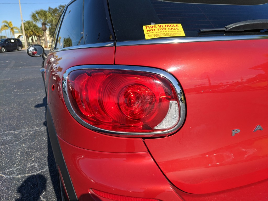 MINI Cooper Paceman Vehicle Full-screen Gallery Image 09