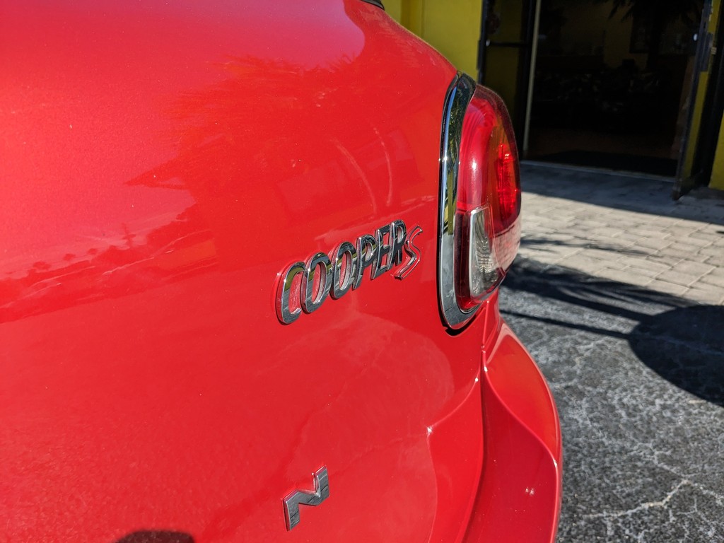 MINI Cooper Paceman Vehicle Full-screen Gallery Image 10