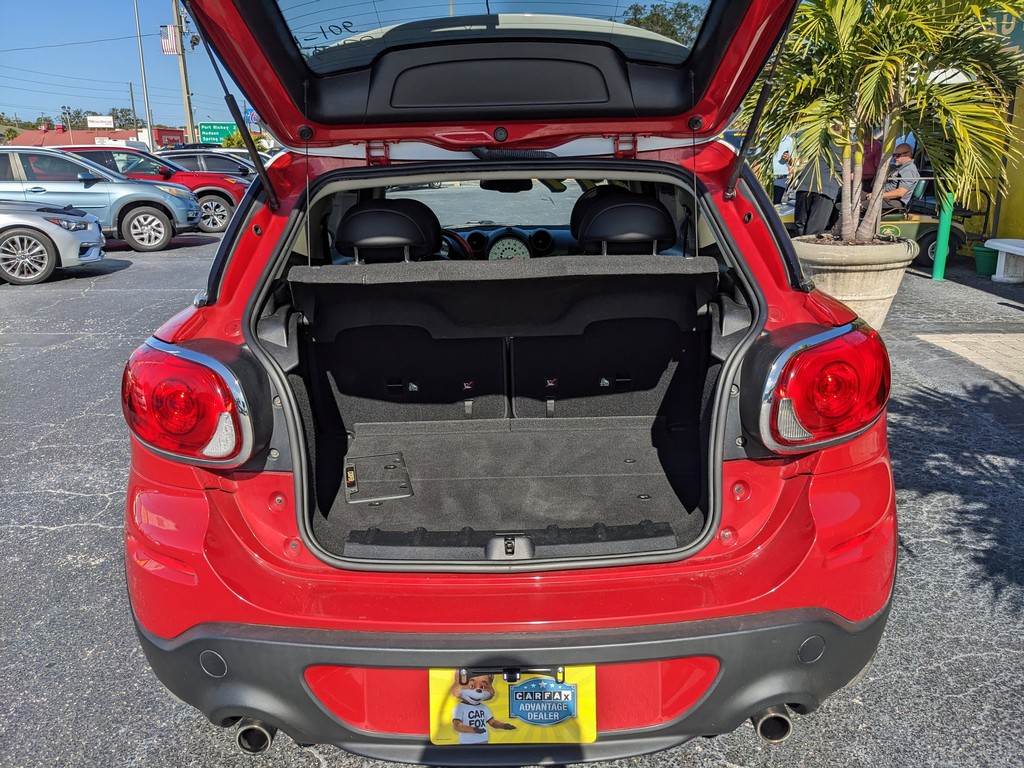 MINI Cooper Paceman Vehicle Full-screen Gallery Image 11