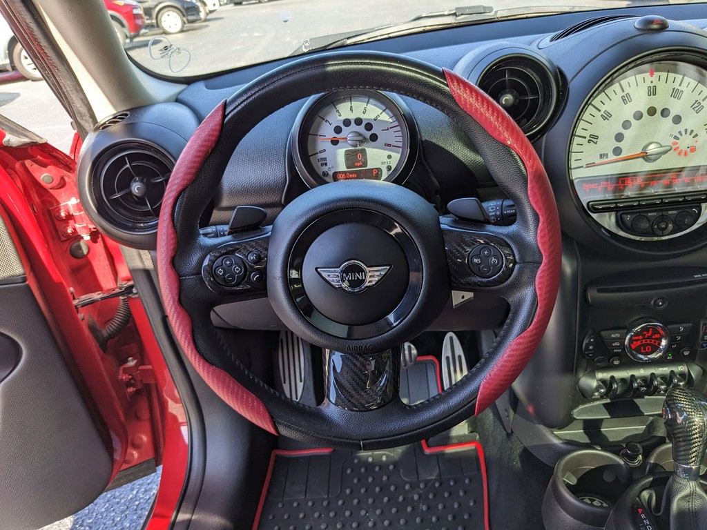 MINI Cooper Paceman Vehicle Full-screen Gallery Image 14