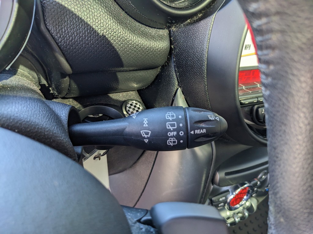 MINI Cooper Paceman Vehicle Full-screen Gallery Image 29