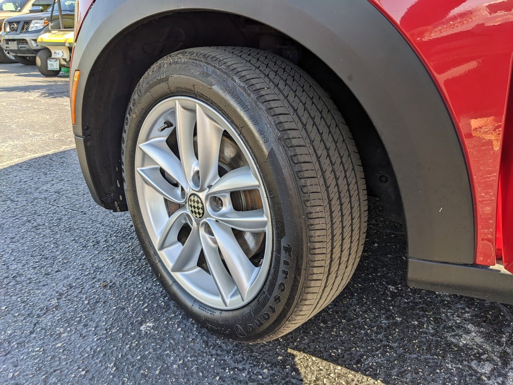 MINI Cooper Paceman Vehicle Full-screen Gallery Image 31