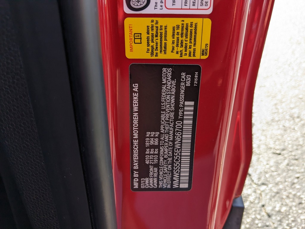 MINI Cooper Paceman Vehicle Full-screen Gallery Image 32