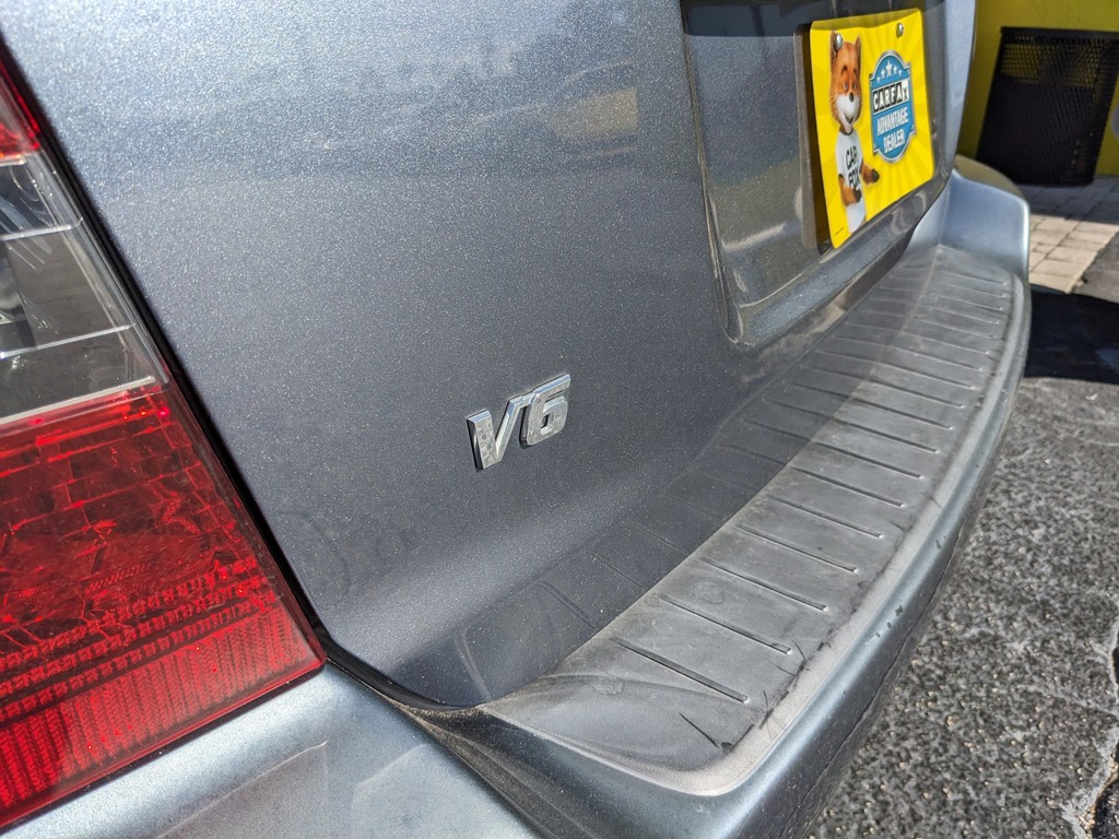 Toyota Highlander Vehicle Full-screen Gallery Image 10