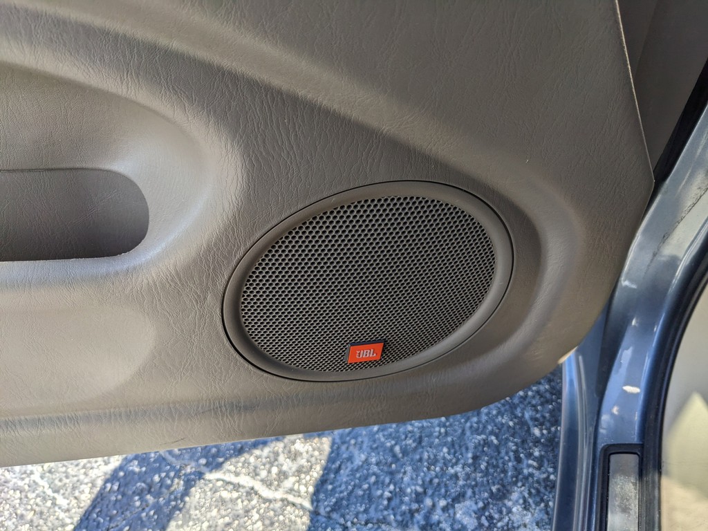 Toyota Highlander Vehicle Full-screen Gallery Image 19