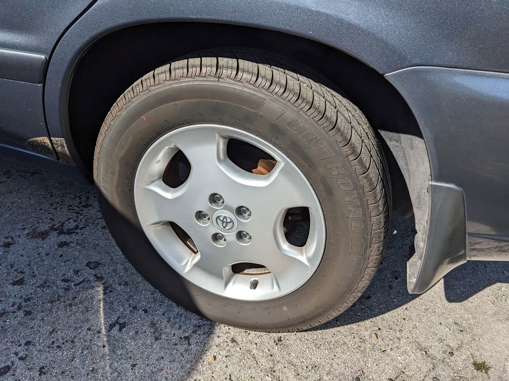 Toyota Highlander Vehicle Full-screen Gallery Image 31