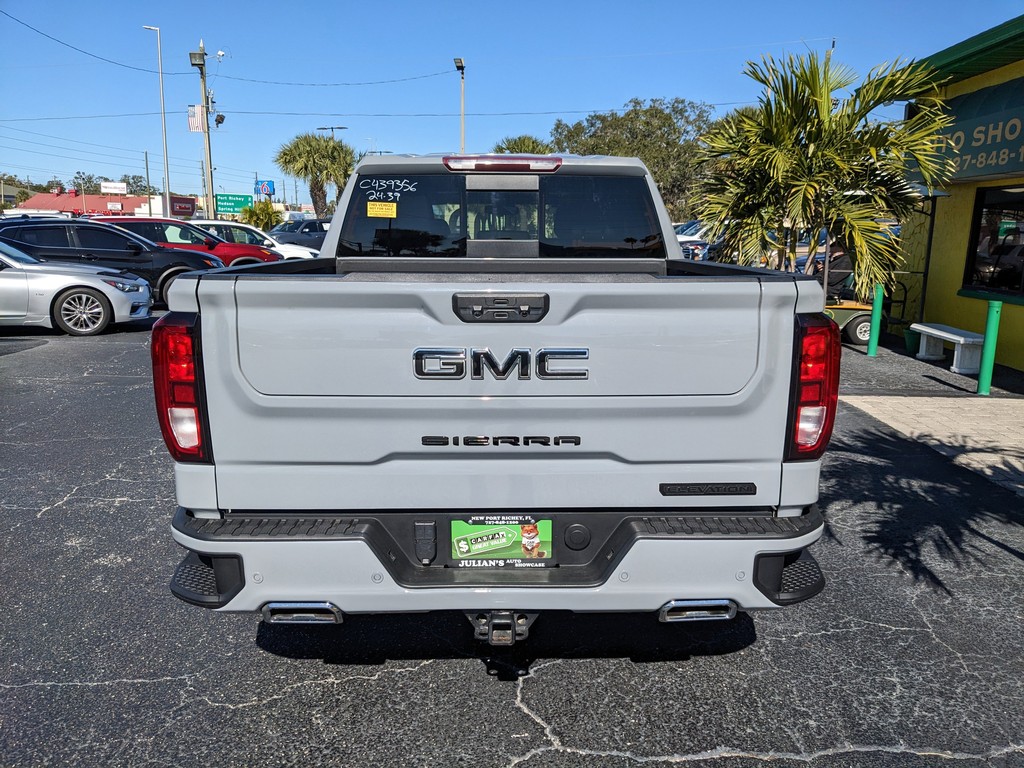 GMC Sierra 1500 Vehicle Full-screen Gallery Image 05