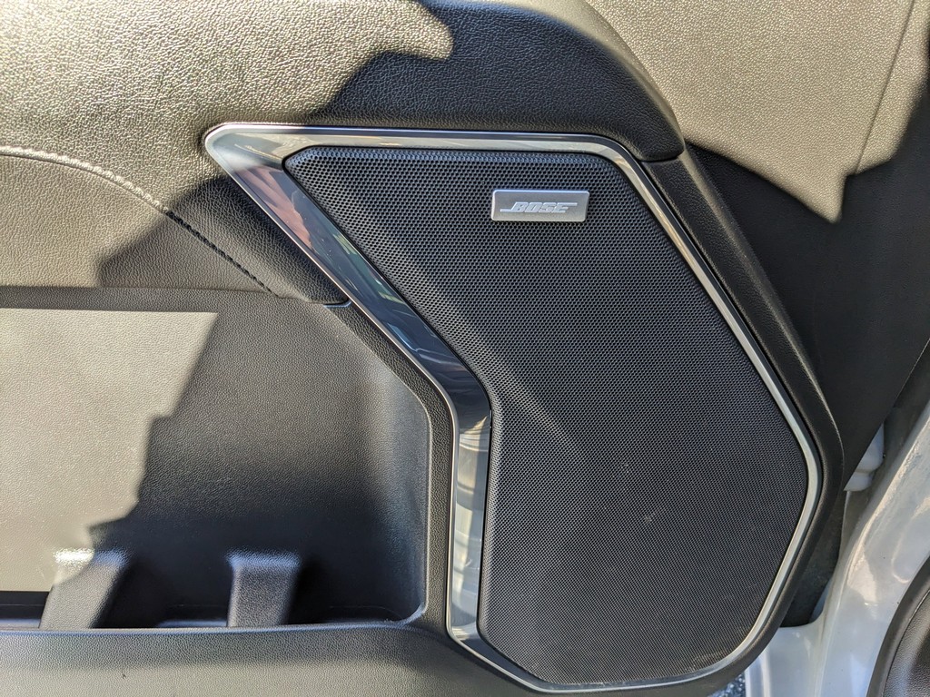 GMC Sierra 1500 Vehicle Full-screen Gallery Image 19