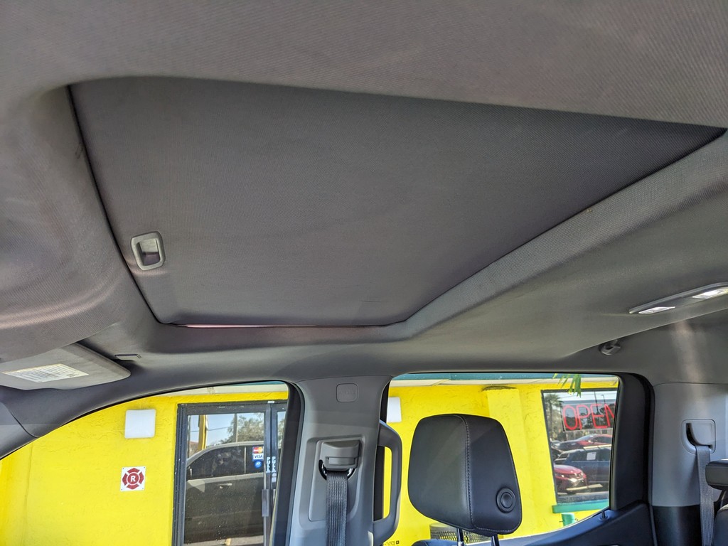 GMC Sierra 1500 Vehicle Full-screen Gallery Image 21