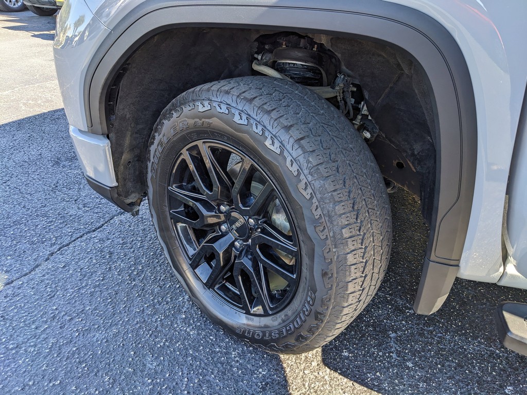 GMC Sierra 1500 Vehicle Full-screen Gallery Image 32