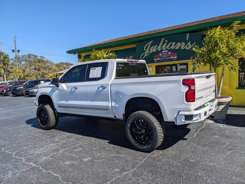Chevrolet Silverado 1500 Vehicle Full-screen Gallery Image 04